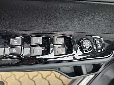 SsangYong Torres EVX 207 PS PLATINUM 1 A/T 2WD EVX 207 PS PLATINUM 1 A/T 2WD