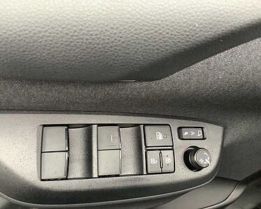 Mazda 2 Hybrid 1.5L VVT-i e-CVT FWD HOMURA 1.5L Hybrid VVT-i e-CVT FWD HOMURA