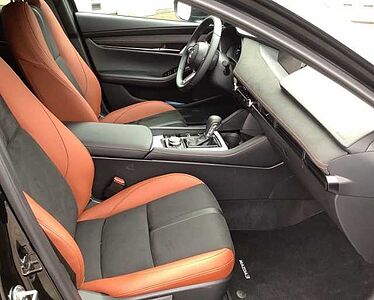 Mazda 3 2.5L e-SKYACTIV G 140ps 6AT FWD Nagisa 2.5L e-SKYACTIV G 140ps