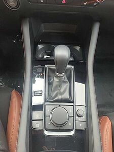 Mazda 3 2.5L e-SKYACTIV G 140ps Nagisa