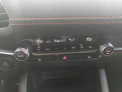 Mazda 3 2.5L e-SKYACTIV G 140ps Nagisa