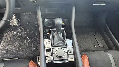 Mazda 3 2.5L e-SKYACTIV G 140ps 6AT FWD Nagisa