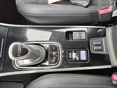 Mitsubishi Outlander (GF0/GG)(2012->) PHEV Basis 4WD