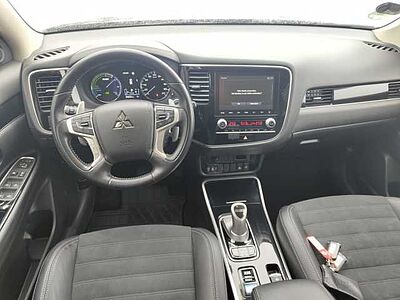 Mitsubishi Outlander (GF0/GG)(2012->) PHEV Basis 4WD