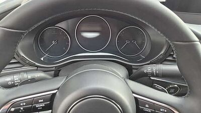 Mazda 3 2.5L e-SKYACTIV G 140ps 6AT FWD Exclusive-Line
