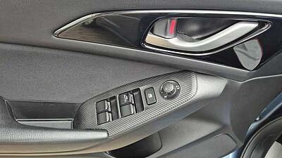 Mazda 3 SKYACTIV-G 120 Center-Line