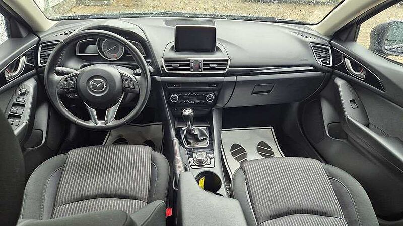 Mazda 3 SKYACTIV-G 120 CENTER-LINE TOU-P LIC-P