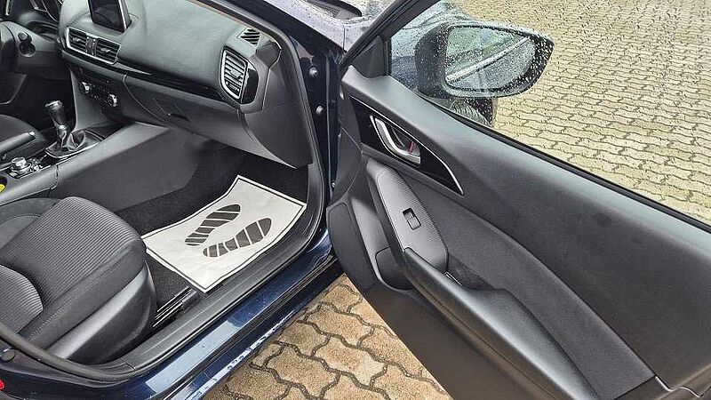 Mazda 3 SKYACTIV-G 120 CENTER-LINE TOU-P LIC-P