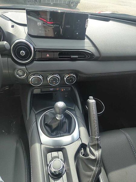 Mazda MX-5 1.5L SKYACTIV-G (132 hp) Exclusive-line