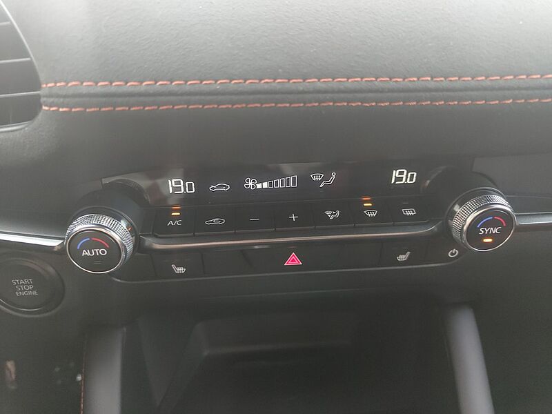 Mazda 3 2.5L e-SKYACTIV G 140ps Nagisa