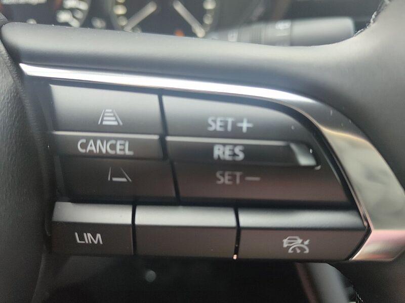 Mazda 3 2.5L e-SKYACTIV G 140ps Nagisa