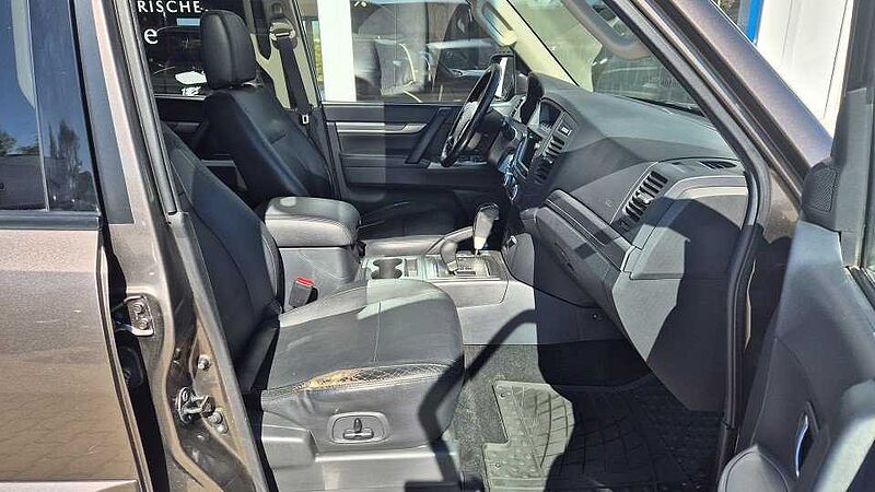 Mitsubishi Pajero (V80/V90) 3.2 DI-D Edition 30 (5-trg. )