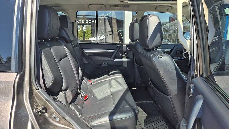 Mitsubishi Pajero (V80/V90) 3.2 DI-D Edition 30 (5-trg. )