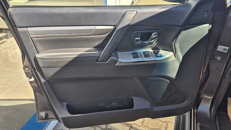 Mitsubishi Pajero (V80/V90) 3.2 DI-D Edition 30 (5-trg. )
