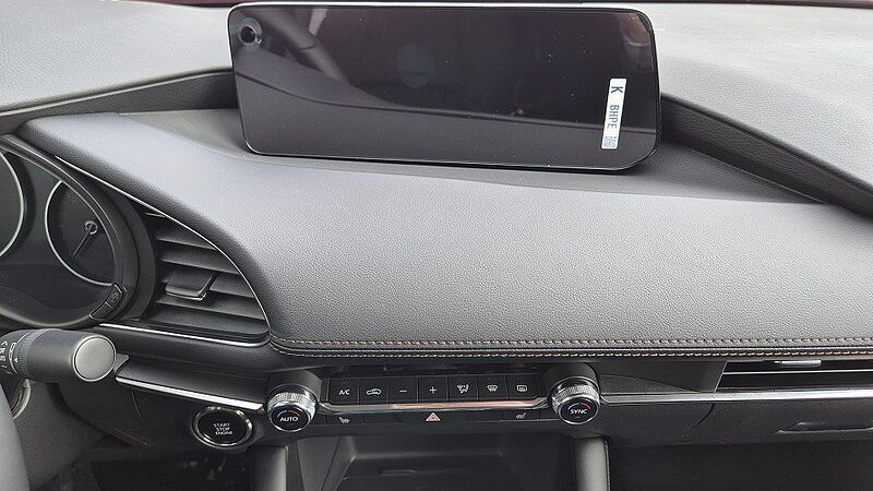 Mazda 3 2.5L e-SKYACTIV G 140ps 6AT FWD Exclusive-Line