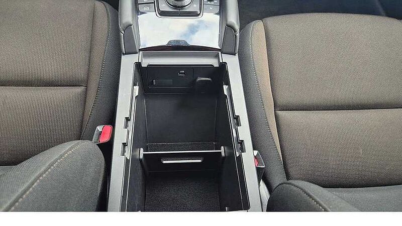 Mazda 3 SKYACTIV-G 2.0 M HYBRID AT FWD SELECTION A18 DES-P ACT-P